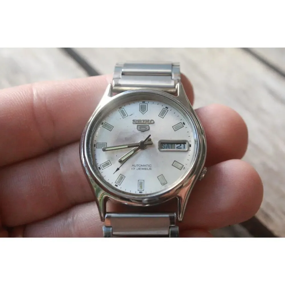 Vintage 1981 Seiko Automatic Mens Silver Watch W/daydate & Green accents